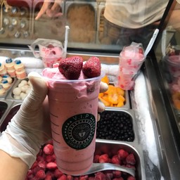 สตอเบอรี่นมสด