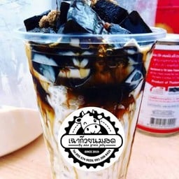 ร้านเฉาก๊วยนมสด คาราเมล by a&a (ตลาดนัดสวนสุพรรณ)