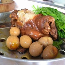 ขาหมูเป็นกับข้าว