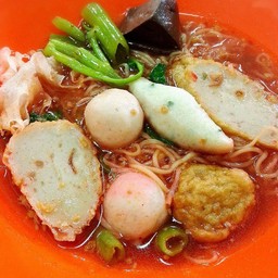 ก๋วยเตี๋ยวลูกชิ้นปลา