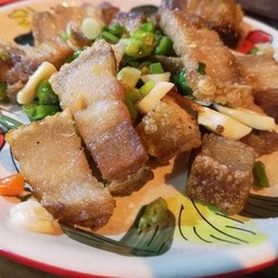 หมูกรอบคั่วพริกเกลือ