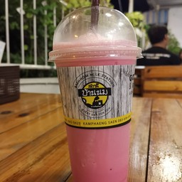 นมชมพูนมสดเย็น