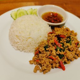 ข้าวกะเพราหมูสับ / หมูชิ้น / ไก่