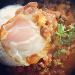 ข้าวไข่ดาวทรงเครื่อง