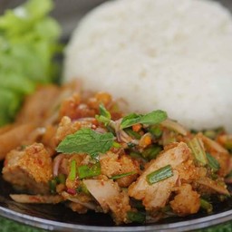 ข้าวยำไก่แซ่บ