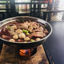 หม้อไฟ เกาเหลาหมู น้ำตก