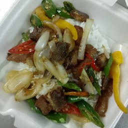 ข้าวราดผัดพริกสด