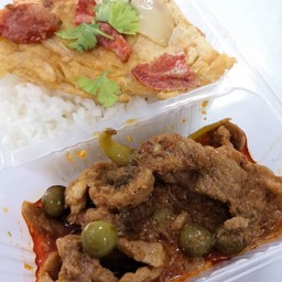 ข้าวราดพะแนงหมูจับคู่อร่อย