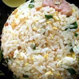 ข้าวผัดแหนม
