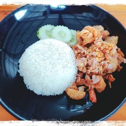 ข้าวกุ้งทอดกระเทียม