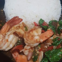 ข้าวกะเพรากุ้ง