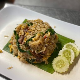 ข้าวผัดพริกขี้หนูหมูเค็ม
