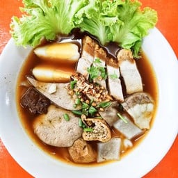 ก๋วยจั๊บคุณน้อย  วิภาวดีรังสิต 16