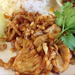 ข้าวไก่กระเทียม