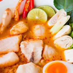 ก๋วยเตี๋ยวต้มยำเนื้อปลา