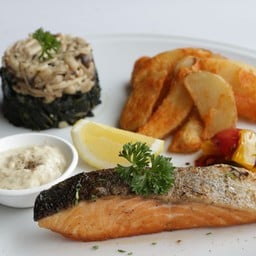 สเต็กปลาแซลม่อนซอสครีมเลมอน