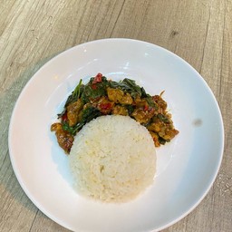 กะเพราไก่กรอบราดข้าว