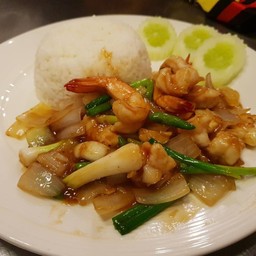 ข้าวกุ้งผัดพริกขี้หนูสวน