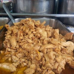 ไก่กระเทียม (ไก่ผัดซีอิ้ว)