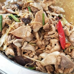 ไก่ผัดขิง