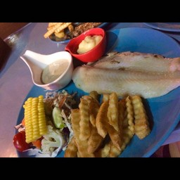 สเต็กปลาดอลี่ย่างเนย