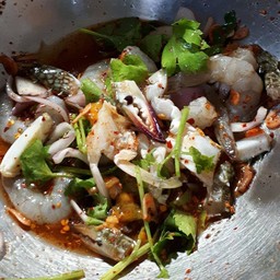 ยำมะม่วงปูม้า+กุ้ง