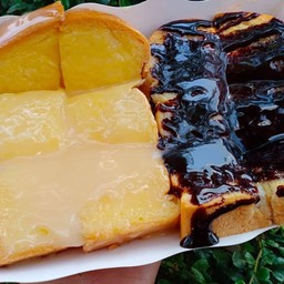 ขนมปังปิ้งเนยนม+ช้อคโกแลต