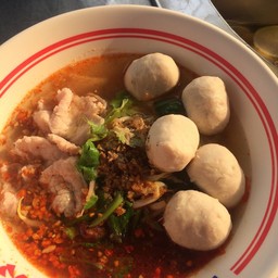 ก๋วยเตี๋ยวหมูต้มยำ