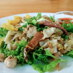 ก๋วยเตี๋ยวคั่วไก่