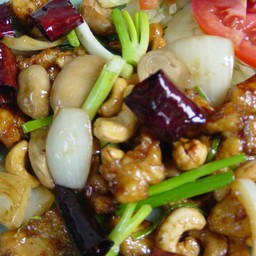 ไก่ผัดเม็ดมะม่วง