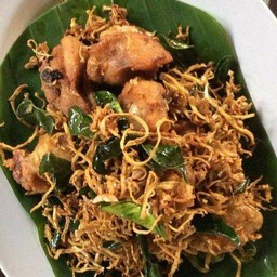 ไก่คั่วขิงกรอบ