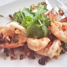 กุ้งคั่วเกลือพริกแห้ง