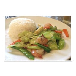 ผัดผักรวมน้ำมันหอย (แถมฟรีซุปมิโซะ)
