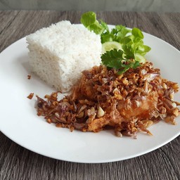 ข้าวราดซอสสามรส ไก่กรอบ