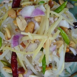 ยำแหนมสด