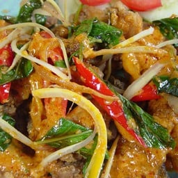 ปลาดุกผัดเผ็ด