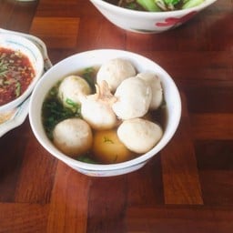 ลูกชิ้นลวกหมู
