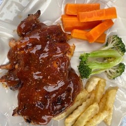 พอลล่าแอนด์แม็คสเต๊กเฮ้าส์