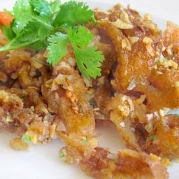ปลาเห็ดโคนทอดกระเทียมพริกไทย