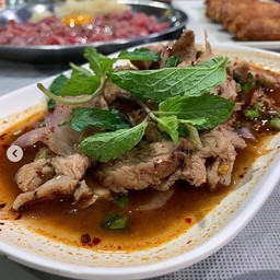 น้ำตกเนื้อ