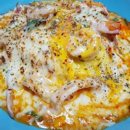 ข้าวไข่ข้นต้มยำอบชีส