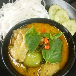 ขนมจีนแกงเขียวหวานไก่