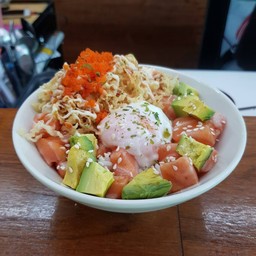 ข้าวแซลมอนอโวคาโด้เกล๊ดเท็มปุระ