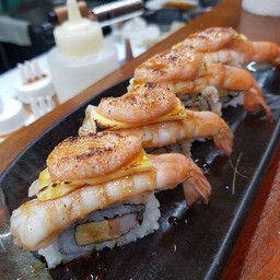 โรลกุ้งท๊อปชีสมันกุ้งไข่ปลาค๊อต