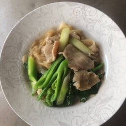 ราดหน้าตะวันออก ปั้มบางจาก สาขา อมตะถ