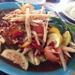 ตุ๊ก ตึกรวย ขายส้มตำ-ตามสั่ง