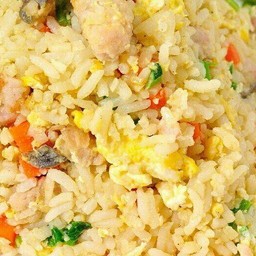 ข้าวผัดปลาเค็ม