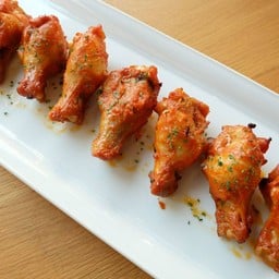 ปีกไก่บนบาร์บีคิว