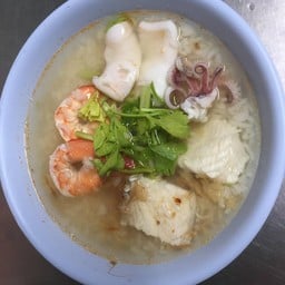 ข้าวต้มรวมมิตรปลาเก๋า