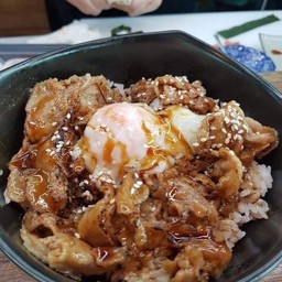 ข้าวหมูสามชั้นย่างซอสญี่ปุ่น